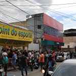 Torcida do Cruzeiro forma longas filas para comprar ingressos de jogo com Tombense