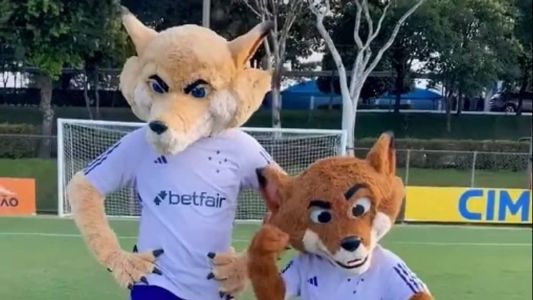 Novos mascotes foram apresentados pelo Cruzeiro nesta quinta-feira (23)