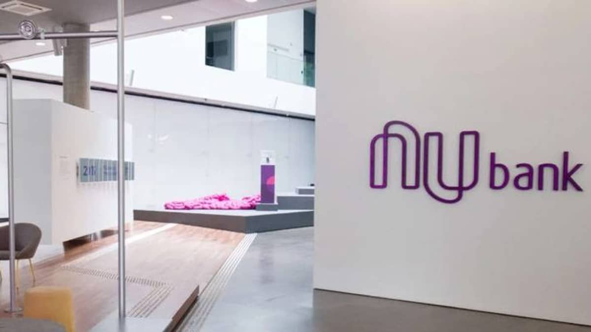 Nubank desliga quase 300 profissionais em reestruturação