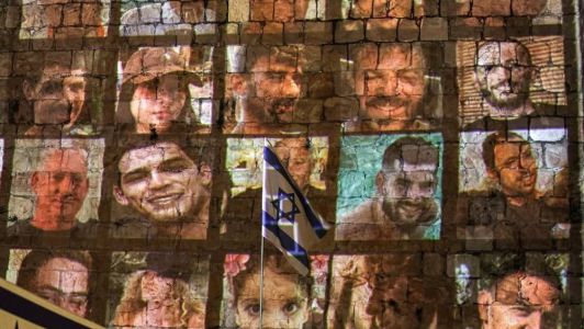 Número de mortos passa de 11 mil após um mês de conflito no Oriente Médio