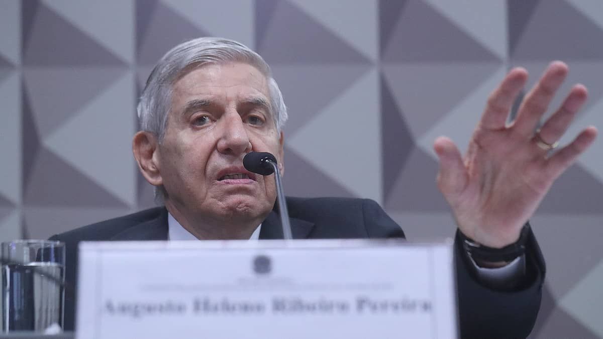 Nunca nem ouvi falar, diz Augusto Heleno sobre 'minuta do golpe'