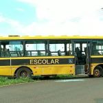 Jovem de 17 anos assume direção de ônibus escolar e evita acidente após motorista passar mal 