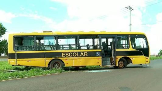O adolescente tinha 17 anos e levou o ônibus ao acostamento