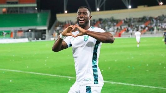 O angolano Bastos defendeu o Al-Ahli na última temporada e está livre no mercado