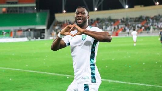 O angolano Bastos defendeu o Al-Ahli na última temporada e está livre no mercado
