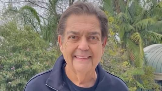 O apresentador recebeu alta médica neste domingo (10)