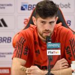 Com referência a ídolo argentino, Rossi chega para elevar nível no Flamengo