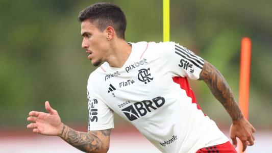 O atacante Pedro durante atividade do Flamengo no Ninho do Urubu