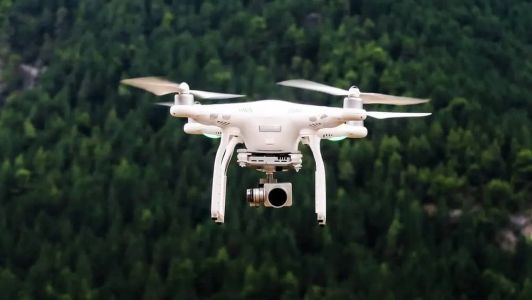 O ataque russo com drones deixou cinco feridos e dezenas de edifícios sem eletricidade