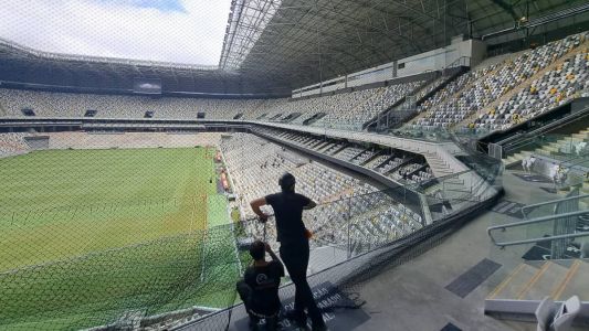 O Atlético finaliza a instalação de rede de segurança na Arena MRV