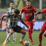 Atlético encara o Athletico-PR e 'joga pela vida' na Libertadores