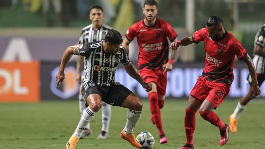 O Atlético precisa vender o Athletico-PR para seguir sonhando com vaga nas oitavas