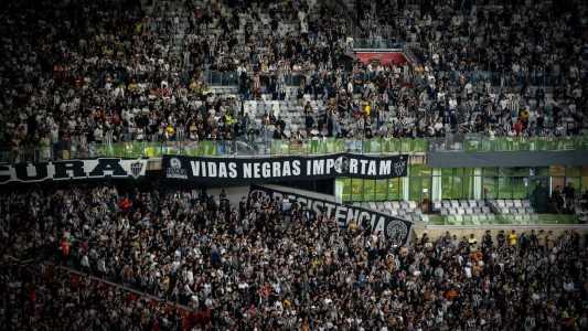 O Atlético usará patch nas camisas de jogo para dar ênfase ao tema 'combate ao racismo'
