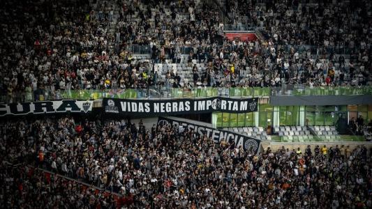O Atlético usará patch nas camisas de jogo para dar ênfase ao tema 'combate ao racismo'