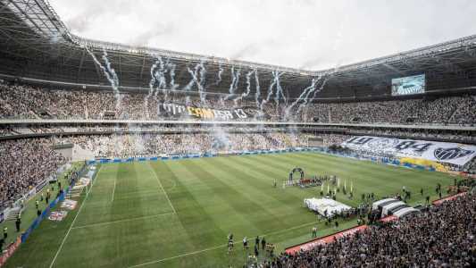 O Atlético venceu o Santos por 2 a 0 na estreia da Arena MRV