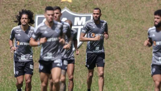 O Atlético viaja nesta terça-feira (25), véspera do duelo, para Pelotas-RS