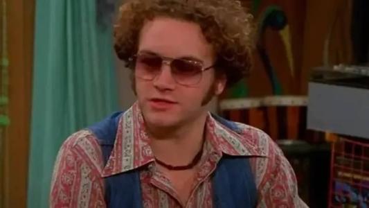 O ator Danny Masterson em cena de 'That's 70's show'
