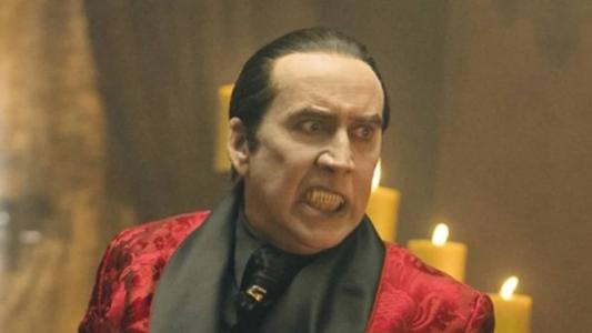O ator estadunidense, Nicolas Cage, relembrou o episódio em que comeu uma barata enquanto interpretava um vampiro no filme "Beijo do Vampiro"