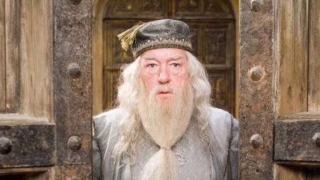O ator interpretou Dumbledore na saga de filmes