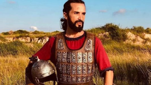 O ator Jeff Machado foi brutalmente assassinado antes de ser colocado em um baú e enterrado no quintal