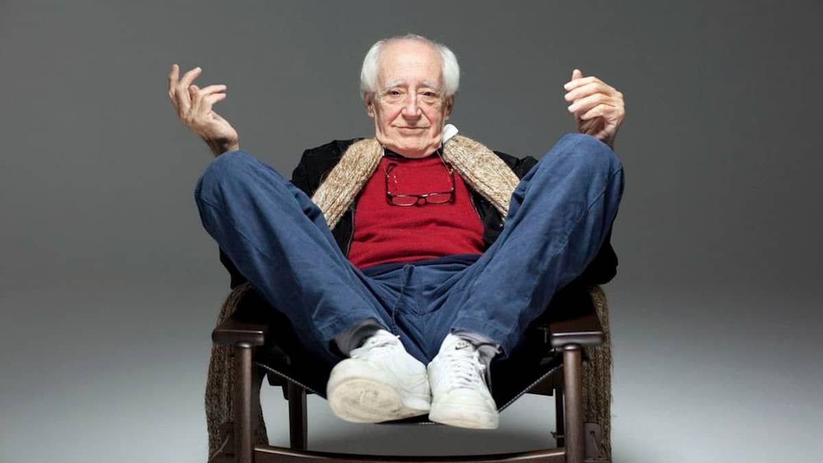 'Zé Celso foi o encenador mais disruptivo da cena brasileira', afirma jornalista