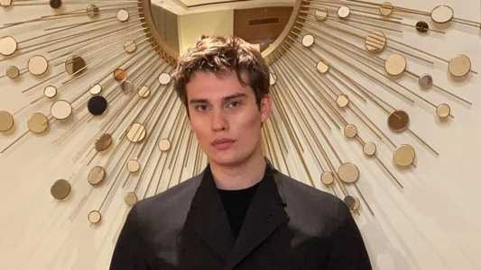 O ator Nicholas Galitizine pode ser descendente de nobre família Russa