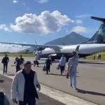 Vídeo: passageiros deixam voo às pressas após problema no pouso em Governador Valadares