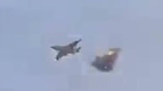 O avião que quase foi atingido é do modelo Sukhoi-25