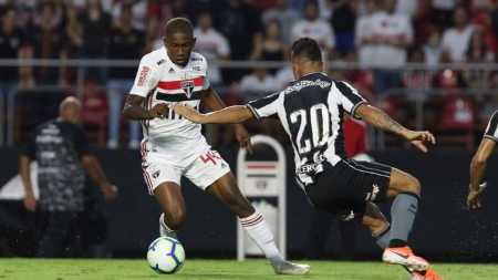 O Botafogo venceu os dois confrontos diante do São Paulo em 2022