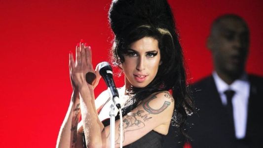 O canto de Amy Winehouse ressoava toda a Motown dos anos 1950, com suas vozes e melodias negras