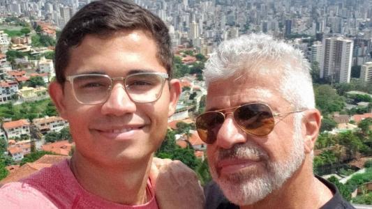 O cantor conheceu seu marido, Clebson Teixeira, na capital mineira