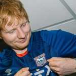 Ed Sheeran é impedido de ir ao funeral da avó por causa de julgamento sobre plágio musical