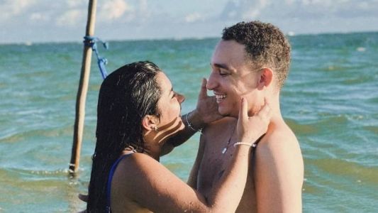 O cantor João Gomes e a influenciadora Ary Mirelle devem se casar antes do nascimento de filho