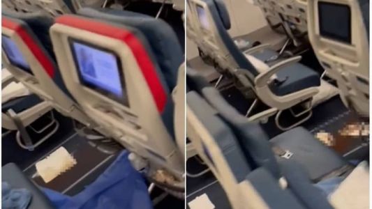 O carpete do avião precisou ser substituído