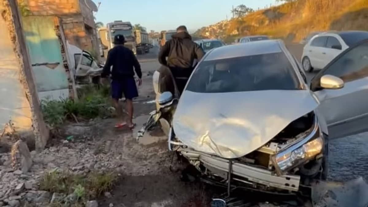 Influenciadores se envolvem em batida no Anel Rodoviário, na região Nordeste de Belo Horizonte 