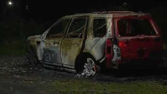 O carro ficou destruído, o empresário ficou amarrado e ainda estava vivo.