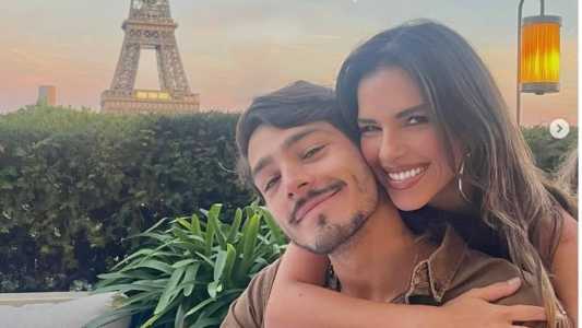 O casal fez o anúncio através das redes sociais