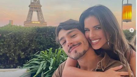 O casal fez o anúncio através das redes sociais