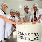 Produtores de queijo da Canastra preparam queijão de 30 kg que pode entrar para o Guinness Book