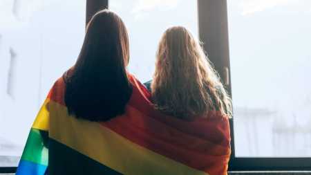 O casamento entre pessoas do mesmo sexo pode ser realizado na Inglaterra e no País de Gales desde 2013, mas a Igreja ainda não permite esse tipo de união