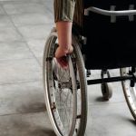 Cadeirante será indenizado por não receber cadeira de rodas e cancelar viagem com a família