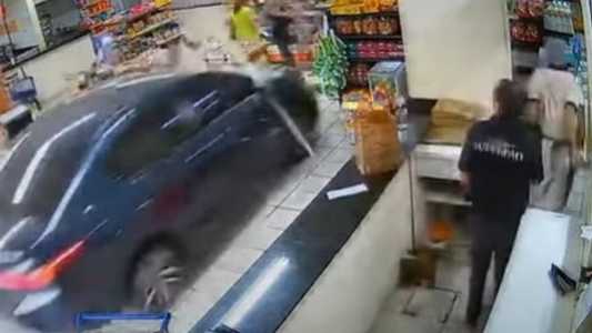O caso aconteceu em uma padaria em Goiânia na última segunda-feira (5)