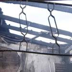 Criança de 5 anos causa incêndio em casa após brincar com isqueiro em Minas