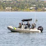 Marinha resgata oito tripulantes de barco que naufragou durante ciclone no sul
