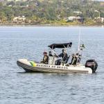 Marinha resgata oito tripulantes de barco que naufragou durante ciclone no sul