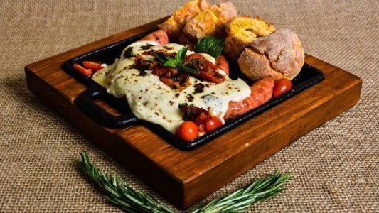 O Concurso Comida di Buteco começou na última sexta-feira (7) e desafiou cerca de 95 restaurantes a criarem pratos com o tema "Ervas e Especiárias"