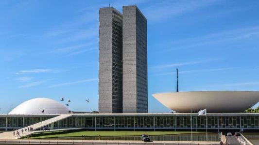 O Congresso Nacional discute pautas que foram colocadas em julgamento no STF