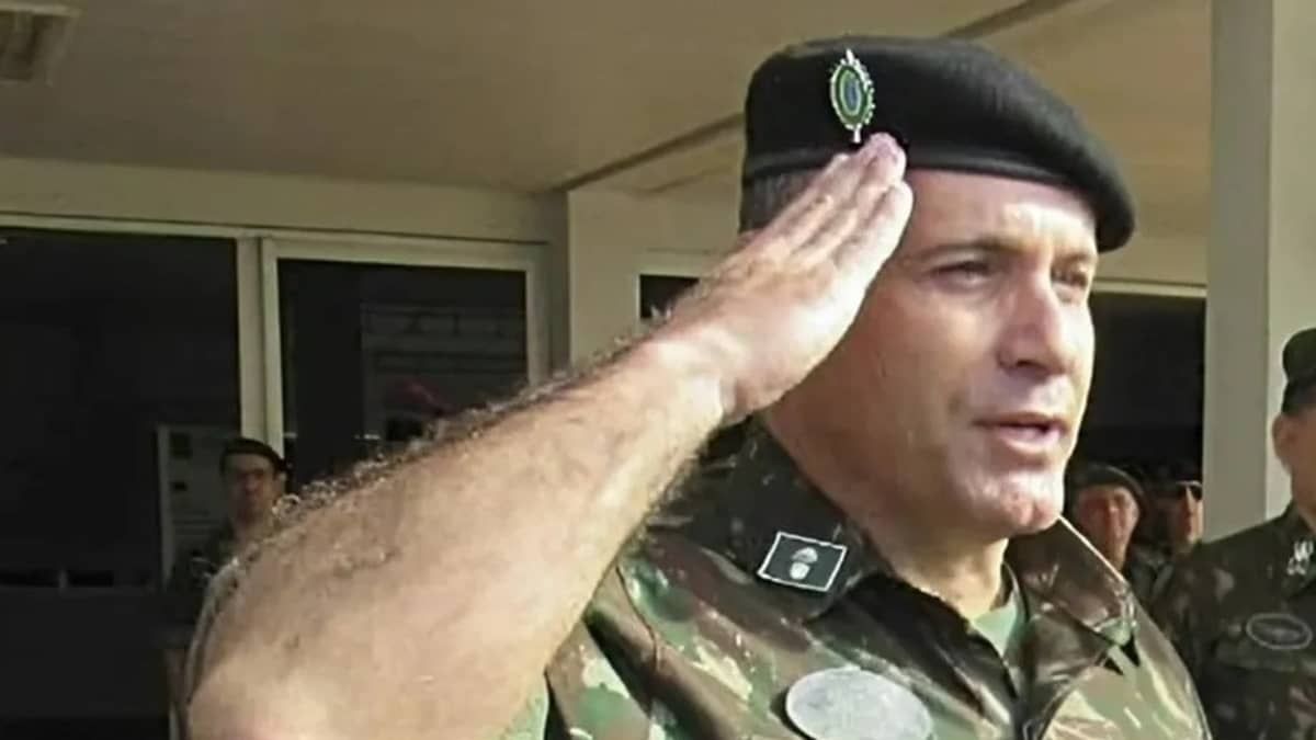 Saiba quem é o coronel que queria que Bolsonaro desse ordem ao Exército para dar golpe