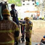 Caminhão perde freio, entra em obra inacabada, colide contra coluna e motorista morre no interior de MG
