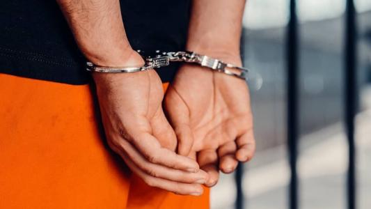 O crime aconteceu em 2019 e os acusados foram encaminhados para a delegacia